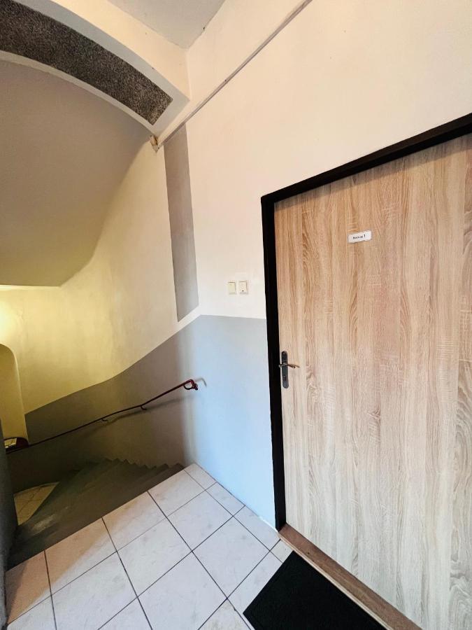Apartma Luxura 德辛 外观 照片