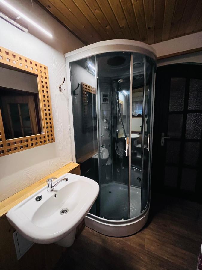 Apartma Luxura 德辛 外观 照片