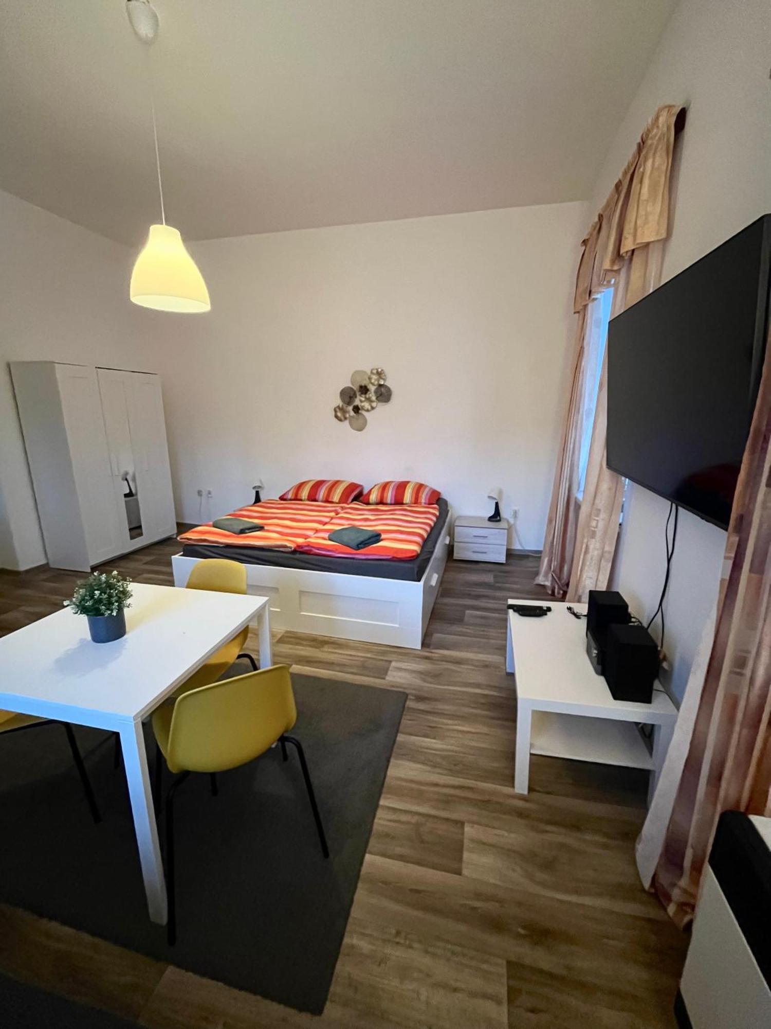 Apartma Luxura 德辛 外观 照片