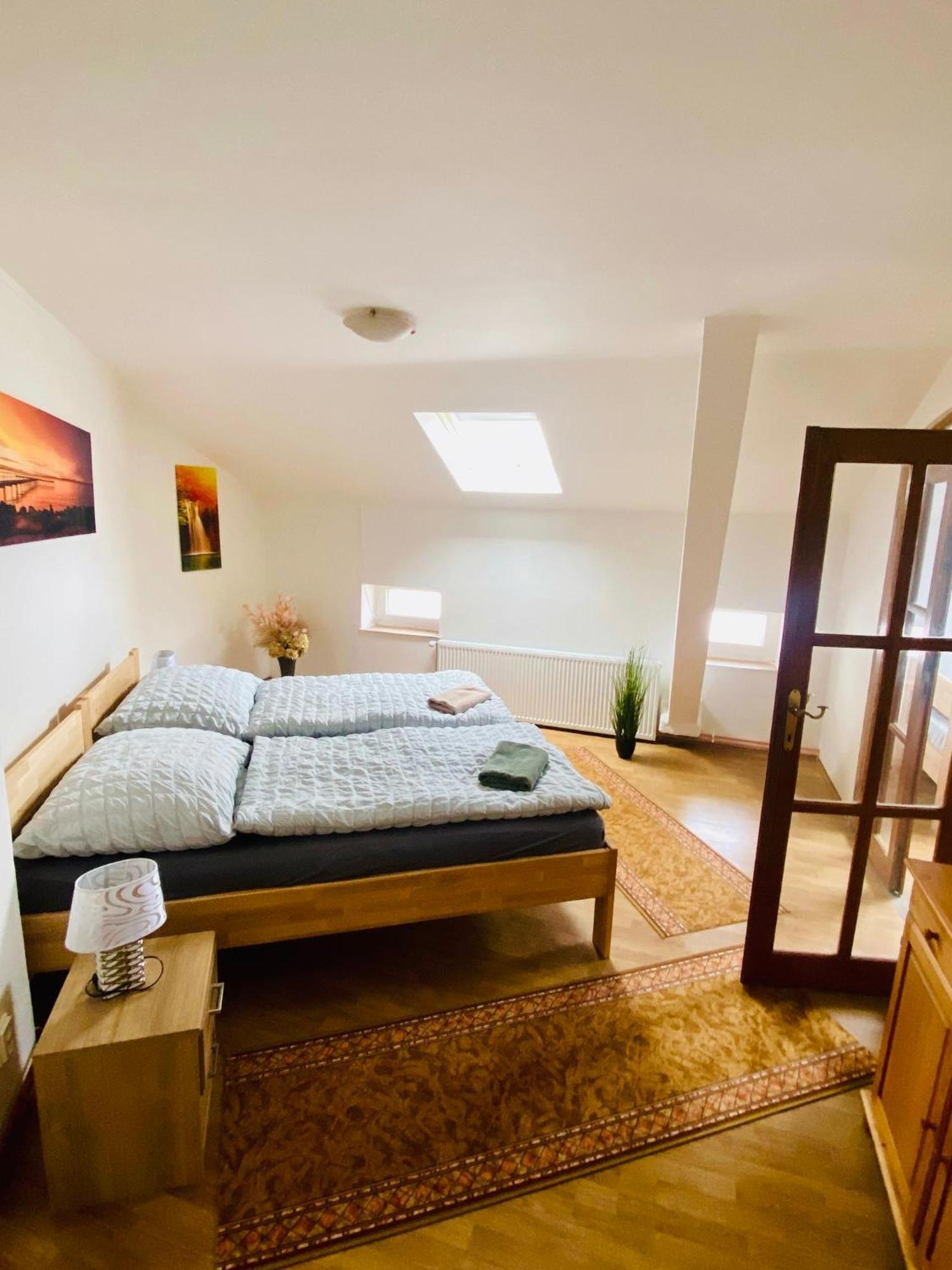 Apartma Luxura 德辛 外观 照片
